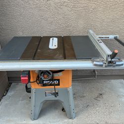 Rigid Table Saw R4512