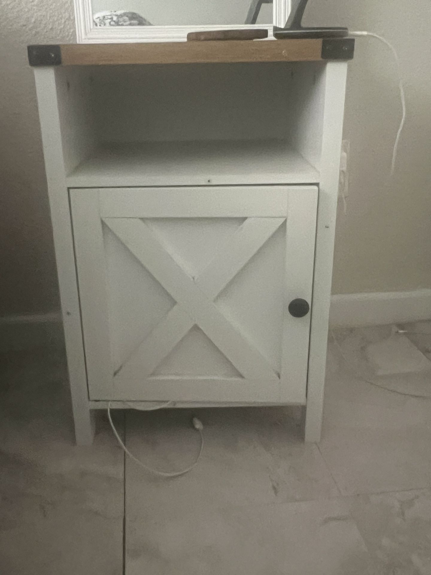 Nightstand 