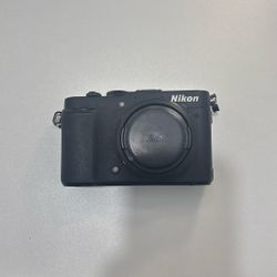 Nikon coolpix p7700 broken/for parts 