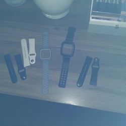 Fitbit Versa bands and charger
