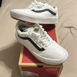 VANS Comfycush Women’s 5.5