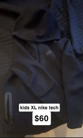 Nike Tech