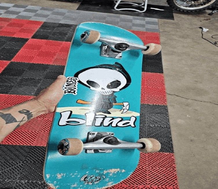 Pristine Longboard – Rapid and Seamless Ride for All Skaters call him