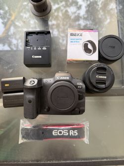 Canon R5 w/extras Read Description