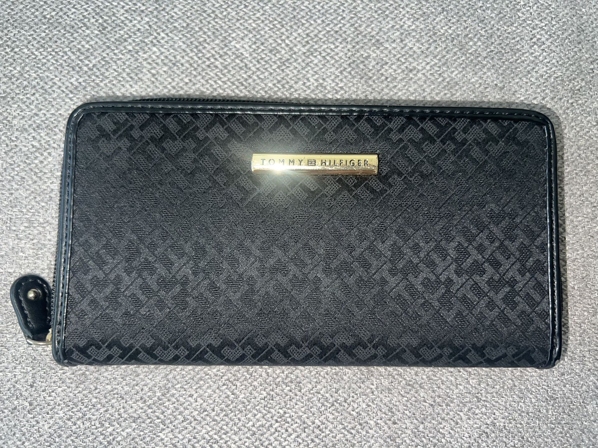 Tommy Hilfiger Black Zip-Around Wallet with Logo Plaque