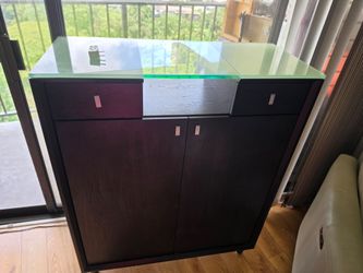 Glass top nice cabinet