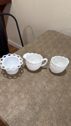Vintage milk glass set