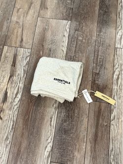Essentials shorts light oat size med