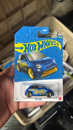 Hot Wheels Fiat 500e Die-Cast Car