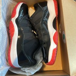 Jordan 11 Retro Low Bred 