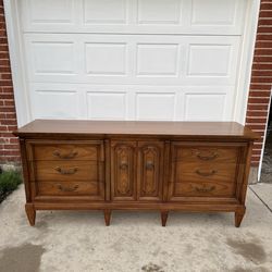 Mid Century amazing Dixie large dresser.