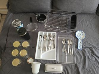 Kitchen items. Good Condition. 30$ for all