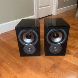 Polk audio bookshelf TSI 100 speakers