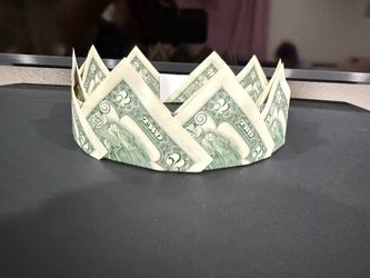 Money crown