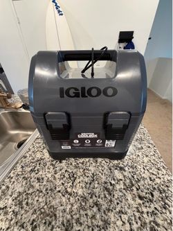 Igloo Gripper 10 Quart Cooler – Like New – Great for Fishing, Camping & Work