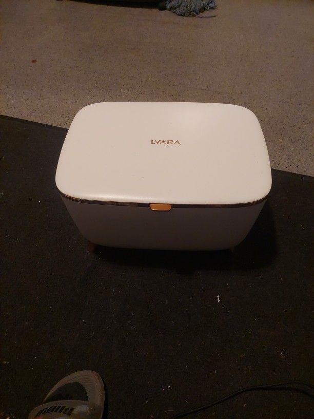 LVARA Skincare 9L Mini Fridge