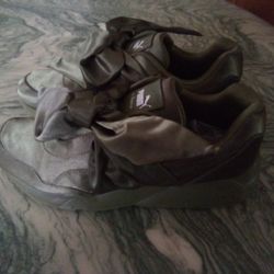 Rihanna, Findi Bow Tie Tennis Shoes 