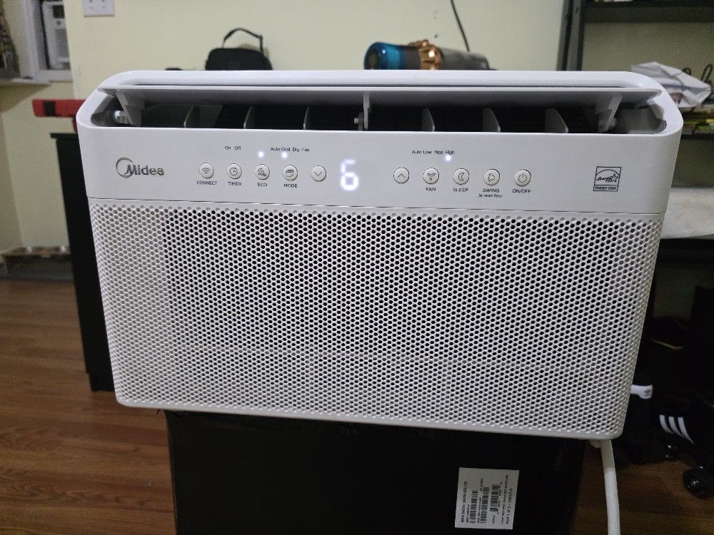 Midea AC Unit 8000btu