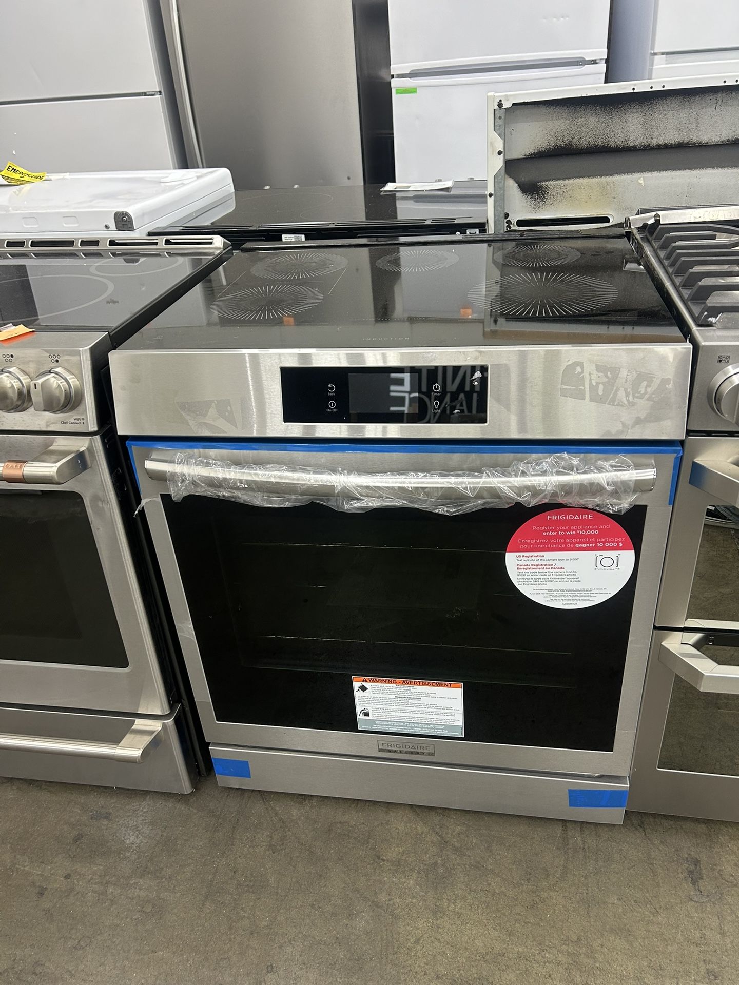 FRIGIDAIRE Gallery 30 in 6.2 cu.ft. 5 Burner Element Slide-In Induction Range