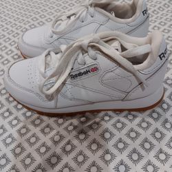Never Worn Girls Reebok Shoes Size 11