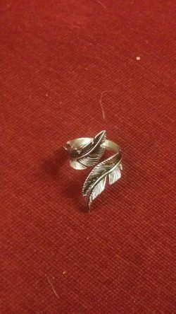 Feather Ring (wrap around)