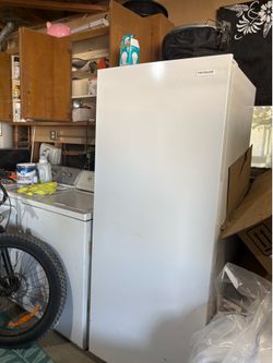 Frigidaire standing freezer