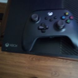 Xbox One 500 GB Works  Greats I Got PS5 No Longer Need This Any More 75$