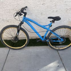 DIAMONDBACK Mountain Bicycle / 27.5 Inch Bike 
