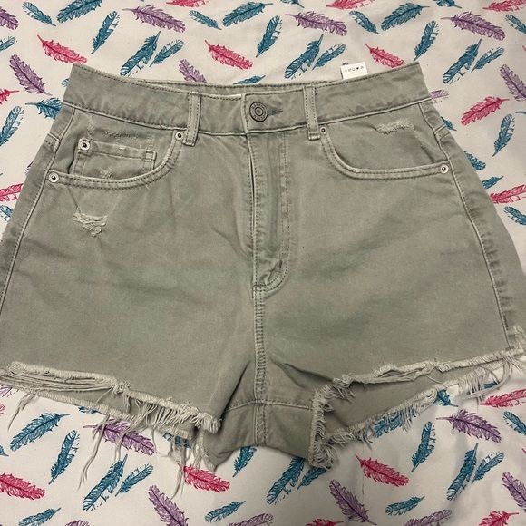Stylish Gray Women's Denim Shorts