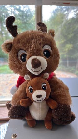 Singing Christmas Reindeer