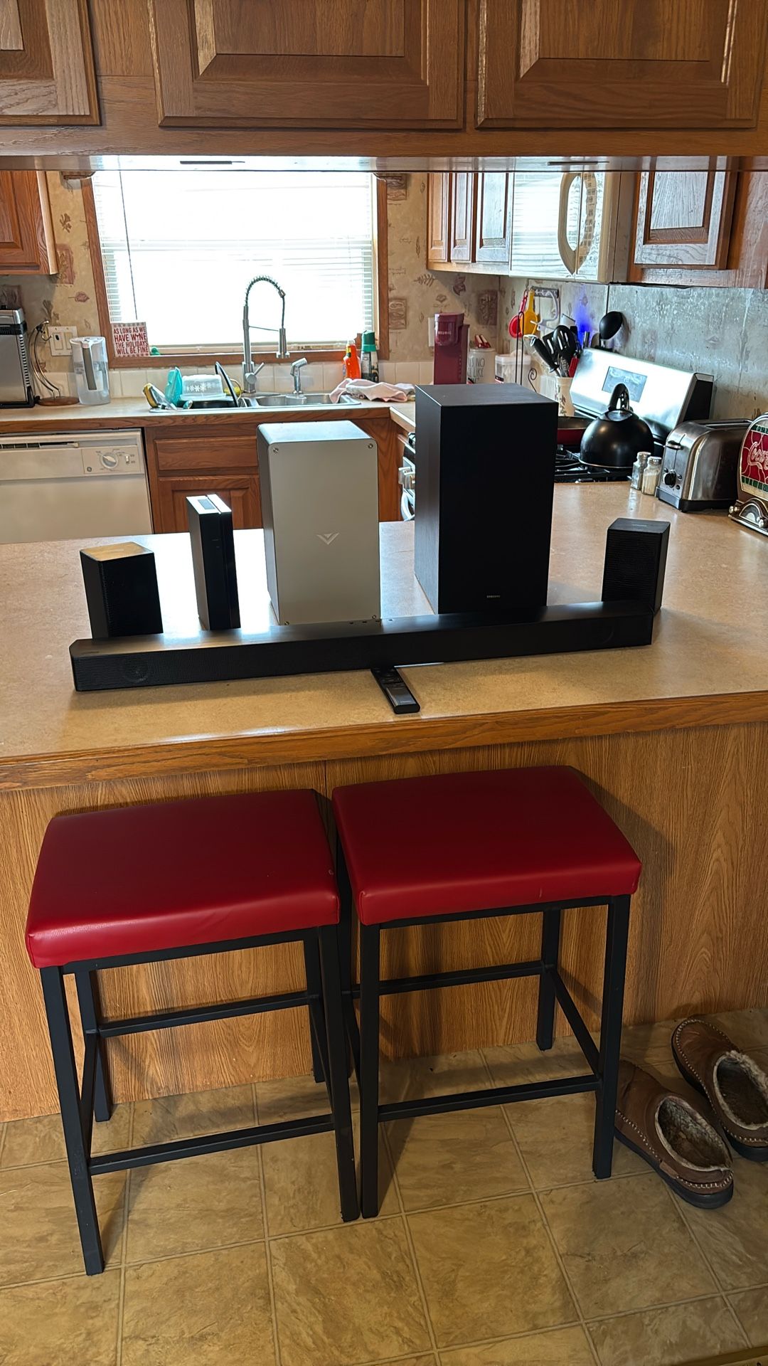 Samsung Soundbar With Tweeters, Surround Sound Audio, Amplifying Receiver