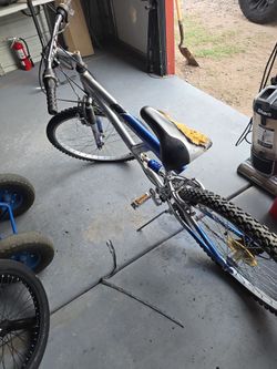 Mountain Bike Silver and Blue