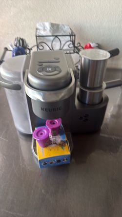 Keurig K-Cafe with latte n Cappuccino maker