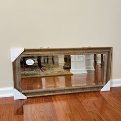 Beautiful New 34.5” Accent Wall Mirror 