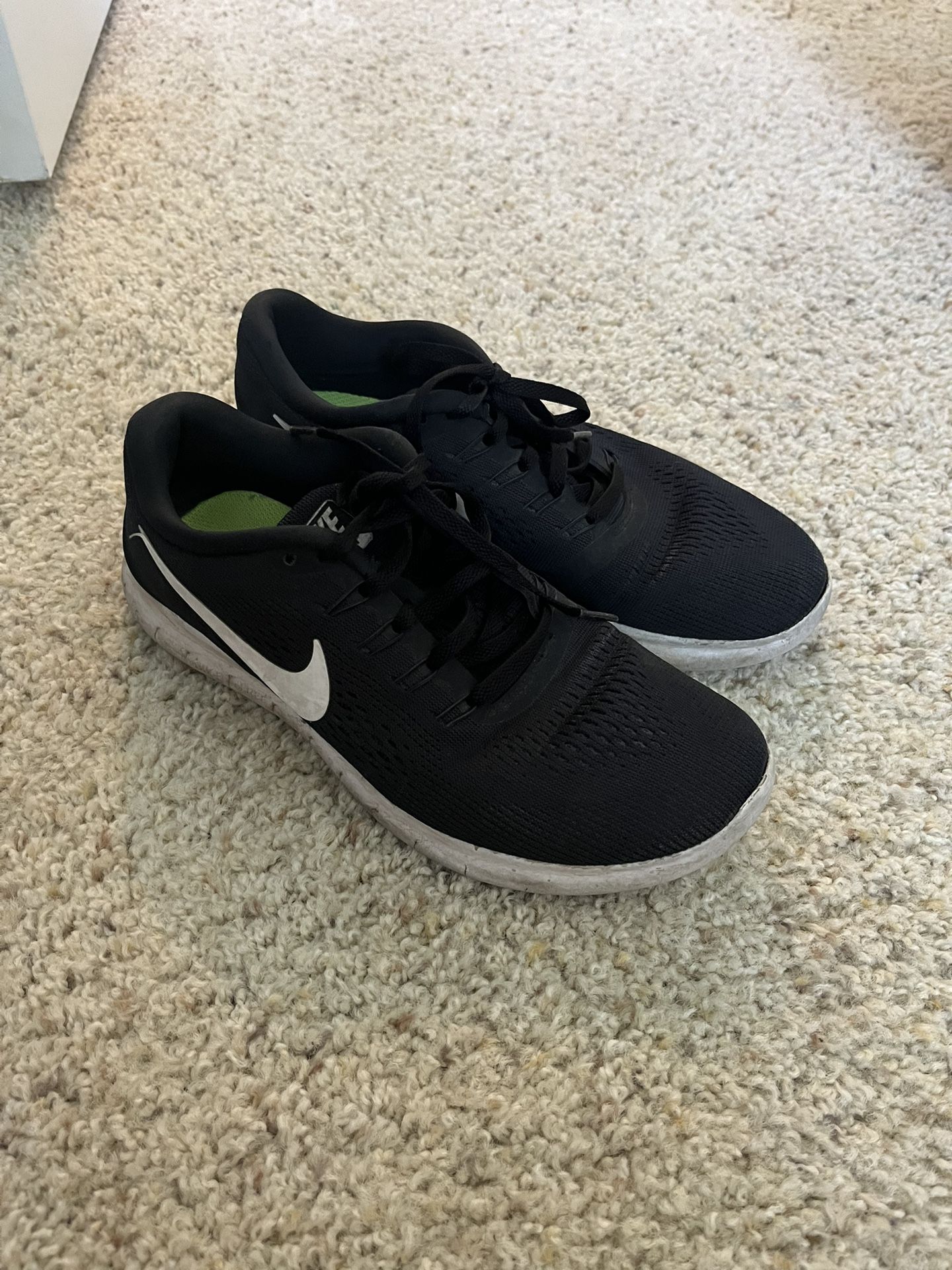 Nike Womens Size 7.5 Shoes