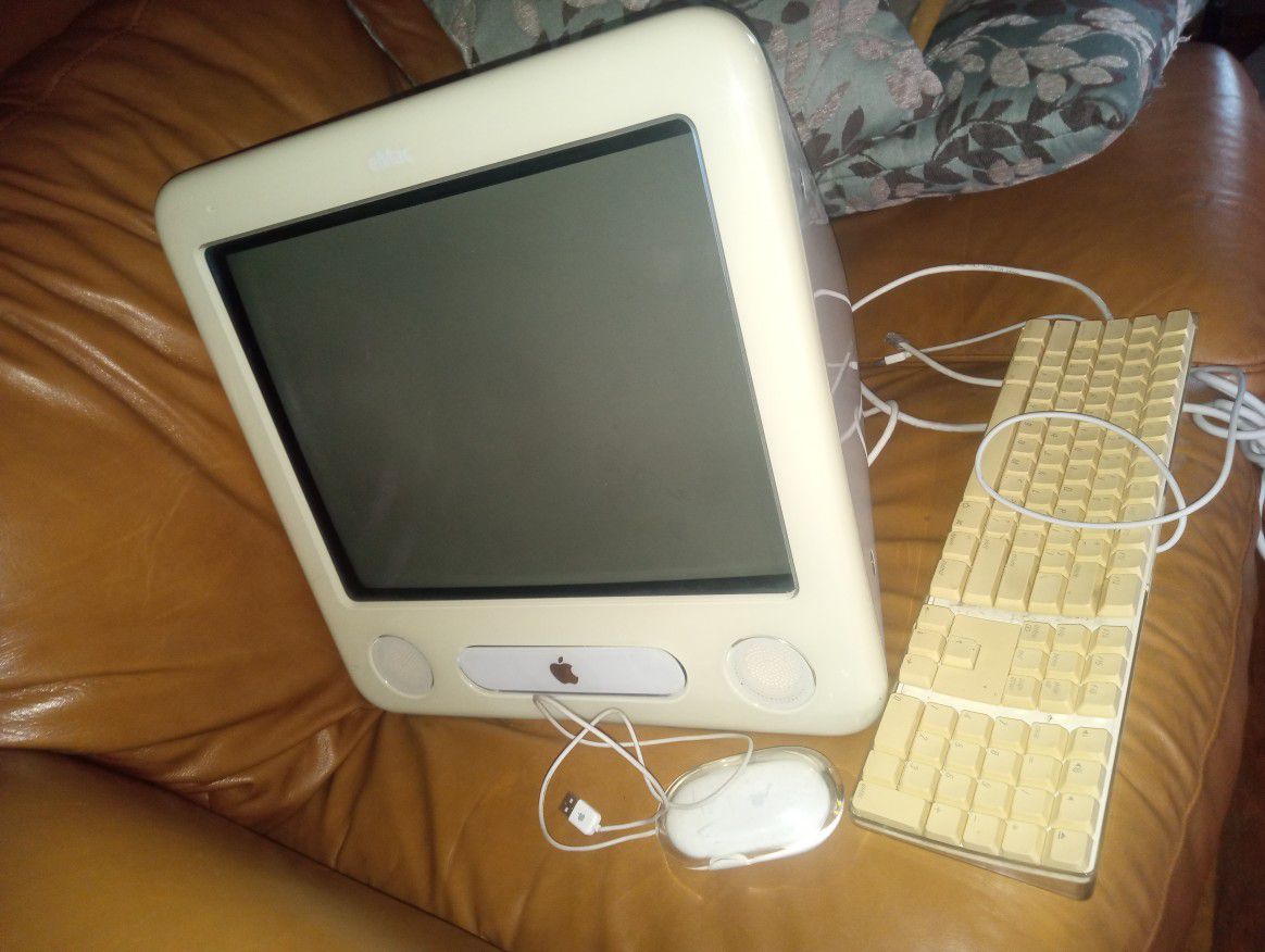 2005 eMac Apple Computer (Vintage eMac Apple Desktop)
