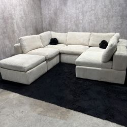 Beautiful Modular Cream Sectional Very comfy And big (FREE FREE  DELIVERY)$550