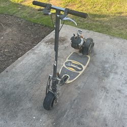 BladeZ Moby 35cc Scooter