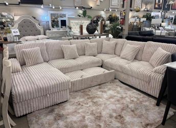 Corduroys///sectionals /// pull out bed /// chaise /// no credit needed