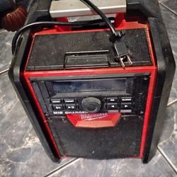 Milwaukee M18 Radio/ Charger 