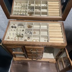 Vintage jewelry box