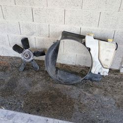  Dodge 5.7 Clutch Fan , Shroud And Overflow With Washer Resivour.