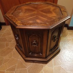 Table/cabinet