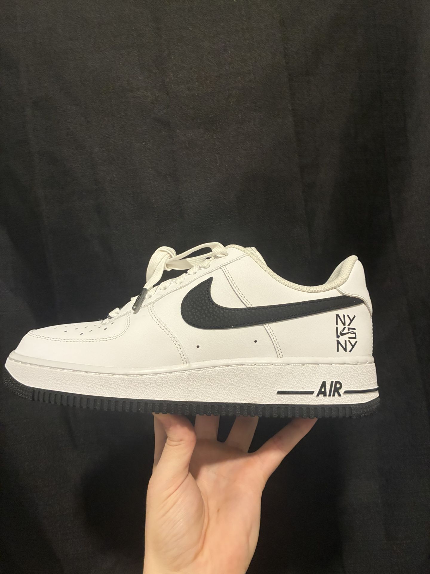 Nike Air Force 1 Low ‘NY vs. NY’ Size 8.5M