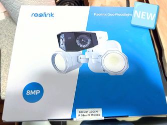 REOLINK 4K 8MP 180 Degree Floodlight Security Camera with Night Vision & Duo Lens, New, In Box. 