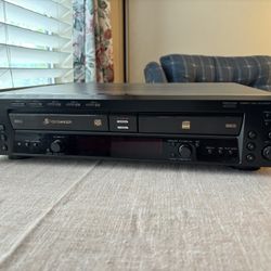 Sony RCD-W500C 5Disc CD Player/Recorder