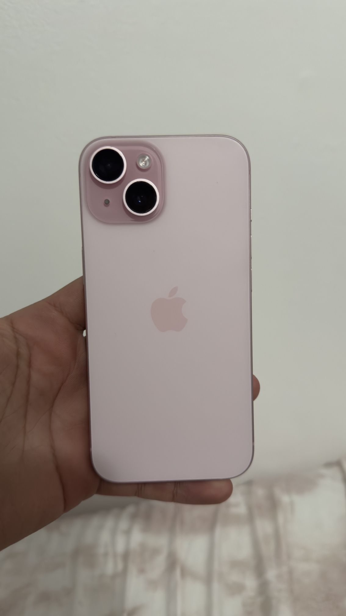 iPhone 15 MINT Condition 128GB AT&T / T-Mobile / Verizon