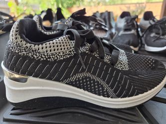 Women's Size 6.5 Casual Walking Sneakers Pair