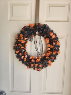 Halloween Tinsel Wreath with Pumpkins