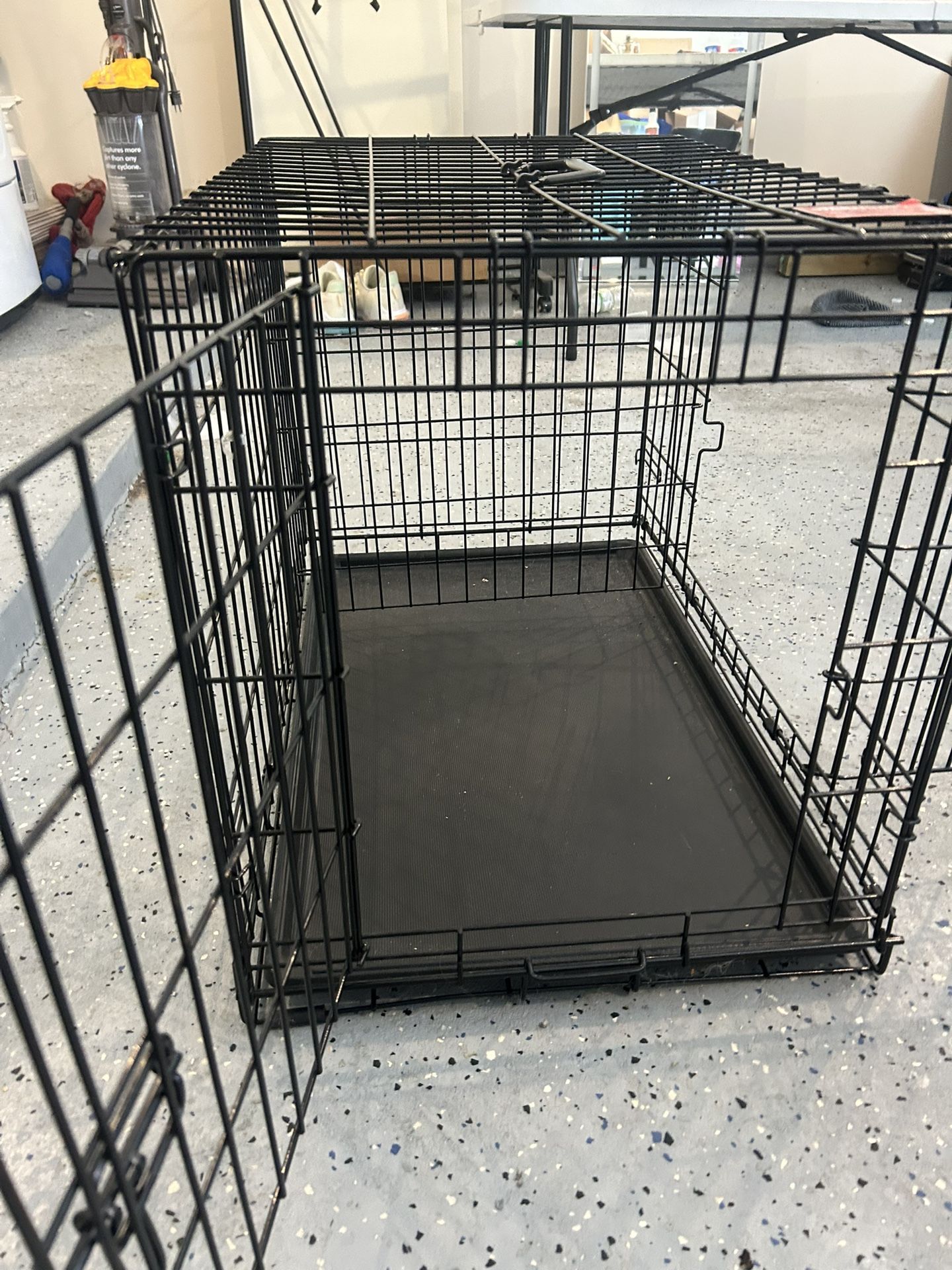 Medium Sizes Dog Kennel Used 2-3 30